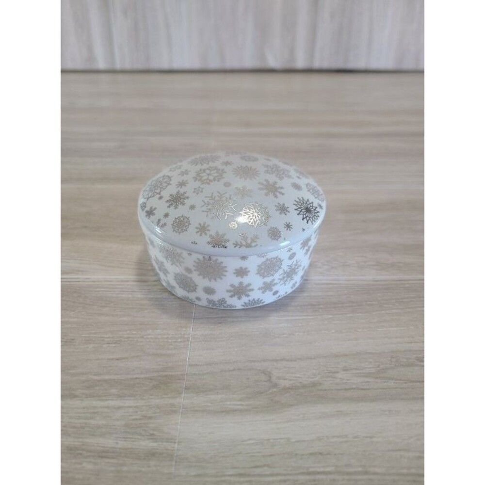 Charter Club Let It Snow Trinket Box White Silver Snowflake Ceramic Holiday Dish